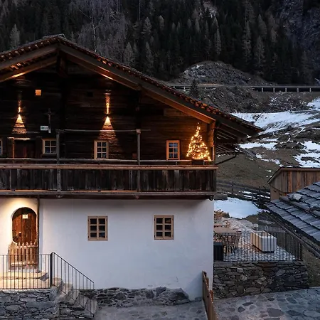 Elegant In A Converted Stable * Matrei in Osttirol
