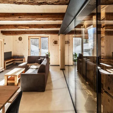 Elegant In A Converted Stable * Matrei in Osttirol