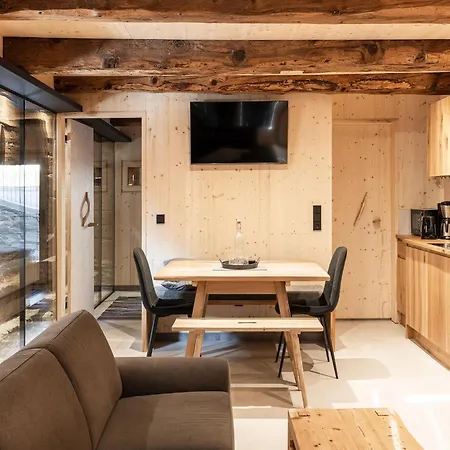 Elegant In A Converted Stable * Matrei in Osttirol