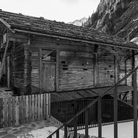 Elegant In A Converted Stable * Matrei in Osttirol