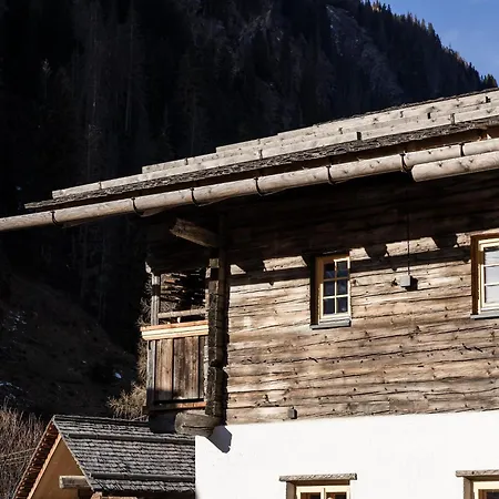 Elegant In A Converted Stable Apartmán Matrei in Osttirol