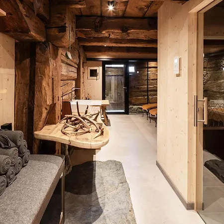 Elegant In A Converted Stable * Matrei in Osttirol